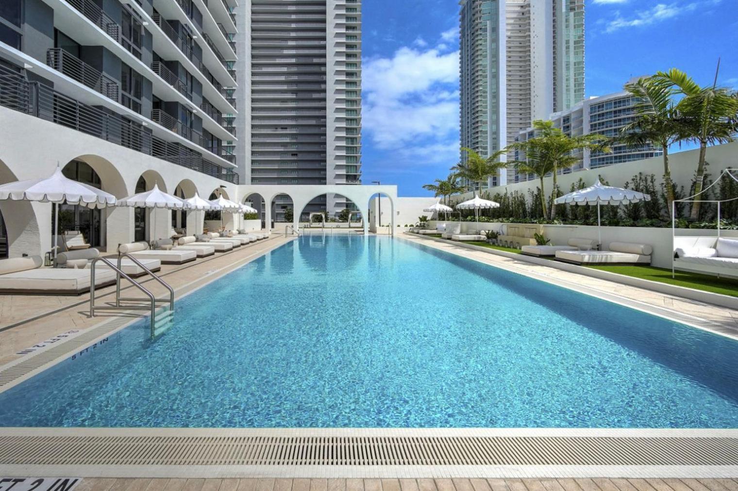 Blueground Edgewater Gym Pool Ac Balcony Mia-113
