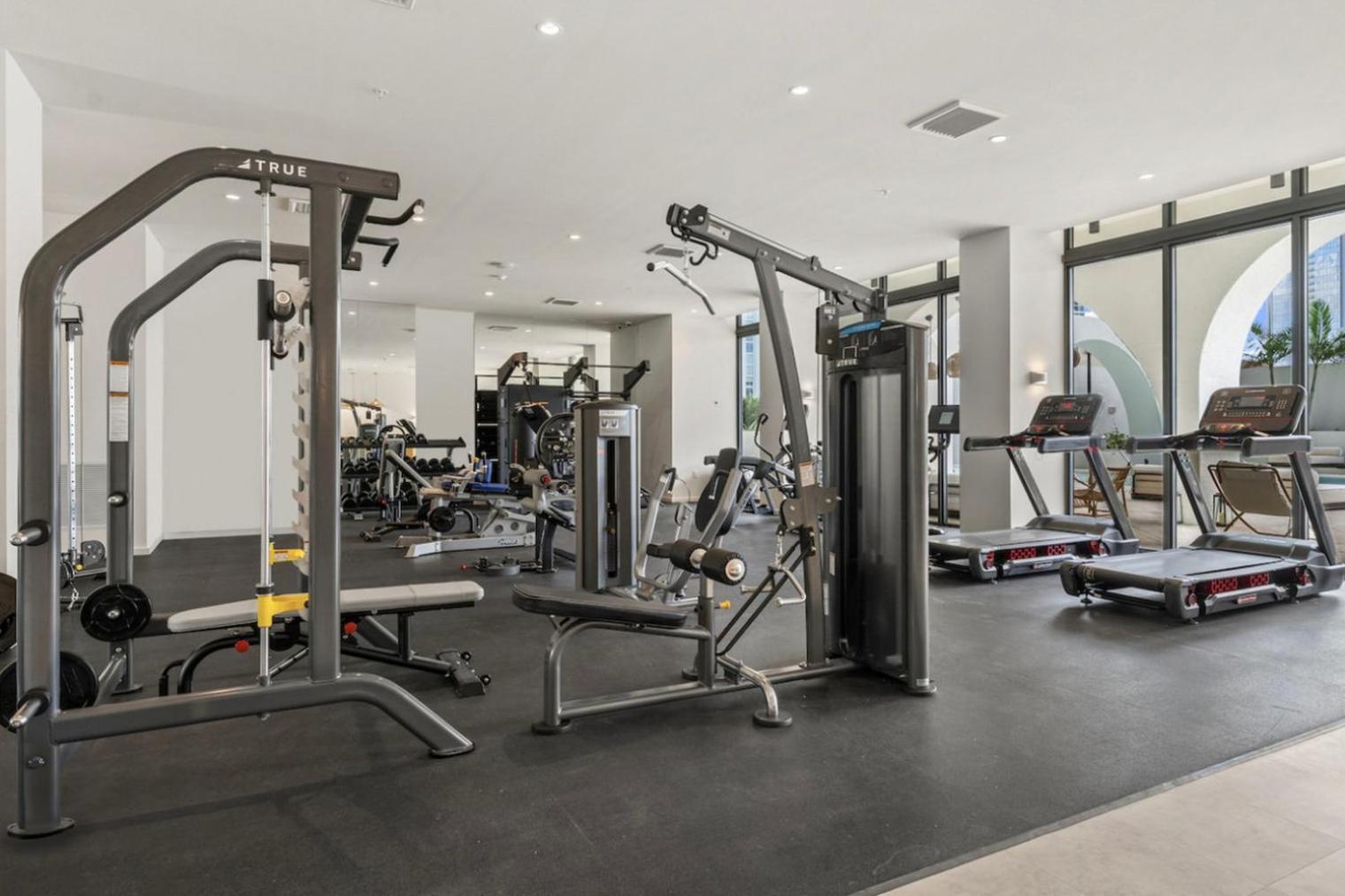 Apartment Blueground Edgewater Gym Pool Ac Balcony Mia-113 *