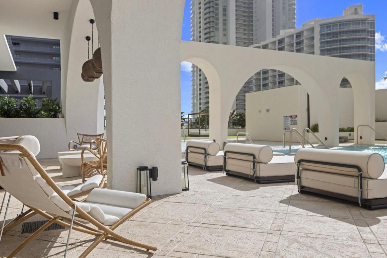 Apartment Blueground Edgewater Gym Pool Ac Balcony Mia-113 *